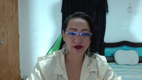 isabel online show from December 2024 10:13:02 AM
