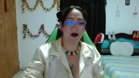 isabel online show from December 2024 09:02:01 AM