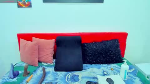 catalina online show from October 2025 08:16:02 PM