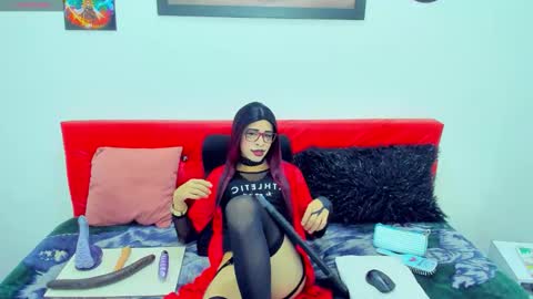 catalina online show from October 2025 07:58:02 PM