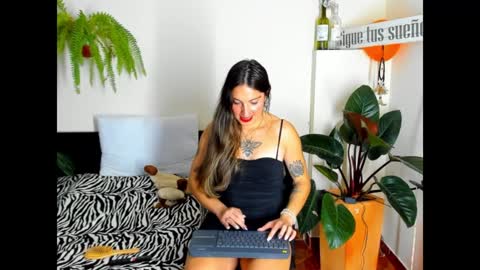 Snapshot of catalinalince chatting on December 2024 11:25:01 PM Cataina Lince online show from December 2024 11:25:01 PM
