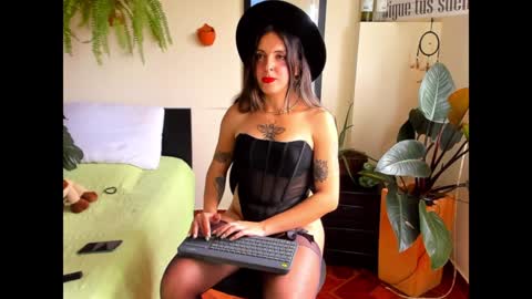 Snapshot of catalinalince chatting on February 2025 05:31:01 PM Cataina Lince online show from February 2025 05:31:01 PM