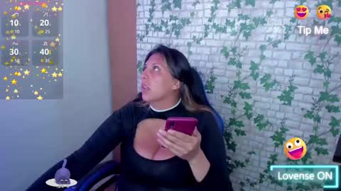 Snapshot of catboobs_ chatting on November 2025 07:41:02 PM Mia online show from November 2025 07:41:02 PM