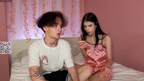 Snapshot of catchustoday chatting on October 2025 10:32:02 PM Stacy and Bob online show from October 2025 10:32:02 PM