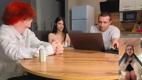 Snapshot of catchustoday chatting on November 2025 12:43:01 AM Stacy and Bob online show from November 2025 12:43:01 AM