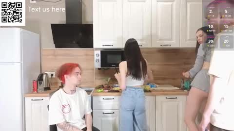 Snapshot of catchustoday chatting on November 2025 11:58:01 PM Stacy and Bob online show from November 2025 11:58:01 PM