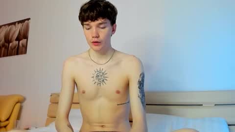 Snapshot of caties_cutes2 chatting on October 2025 08:56:01 AM Tobi Den online show from October 2025 08:56:01 AM
