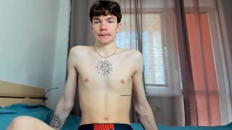 Snapshot of caties_cutes2 chatting on October 2025 09:32:01 AM Tobi Den online show from October 2025 09:32:01 AM