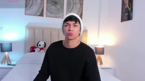 Snapshot of caydensmit chatting on November 2025 04:22:02 AM Cayden online show from November 2025 04:22:02 AM