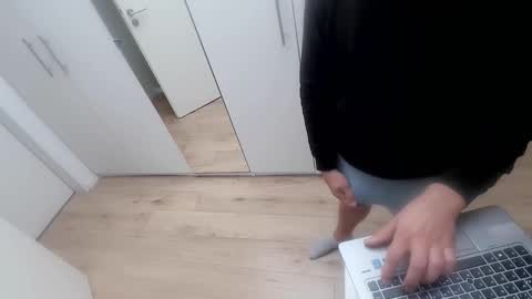 cb_cj online show from October 2025 06:55:01 AM