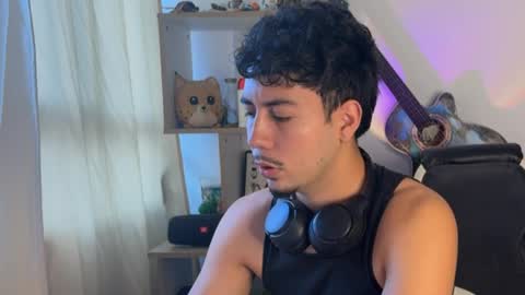 Carlos online show from October 2025 09:03:02 PM