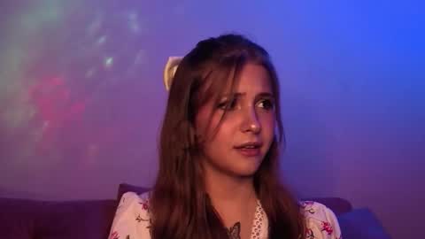 Lina  online show from October 2025 07:11:01 PM