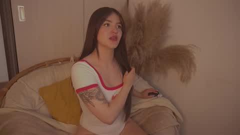 Diane Independent model online show from October 2025 08:39:02 PM