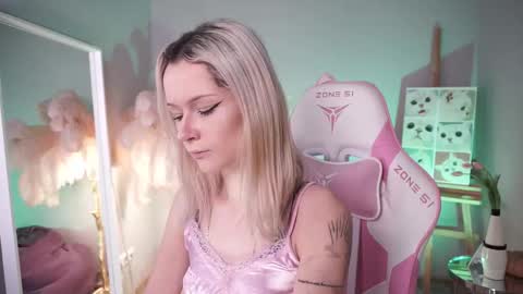 Celeste  online show from November 2025 08:44:01 PM