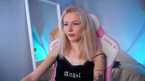 Celeste  online show from November 2025 08:46:02 PM