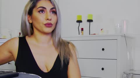 Snapshot of celinemeyerr chatting on November 2025 06:34:01 AM CelineMeyer online show from November 2025 06:34:01 AM