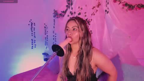 Hello guys my name is Sofi and Lizzie and  Vanessa online show from November 2025 11:25:02 PM