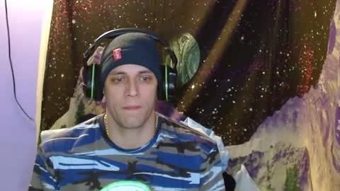 Snapshot of cguffey2284 chatting on January 2025 04:23:01 AM cguffey2284 online show from January 2025 04:23:01 AM