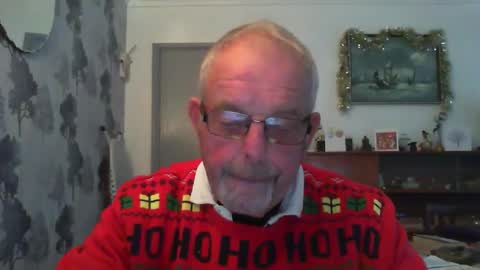 Snapshot of champers37 chatting on December 2024 10:13:02 AM Champers online show from December 2024 10:13:02 AM