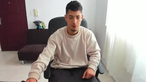 Snapshot of chandler_kenji chatting on October 2025 04:27:01 PM Kenji online show from October 2025 04:27:01 PM