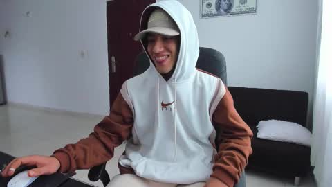 Snapshot of chandler_kenji chatting on October 2025 03:11:02 PM Kenji online show from October 2025 03:11:02 PM