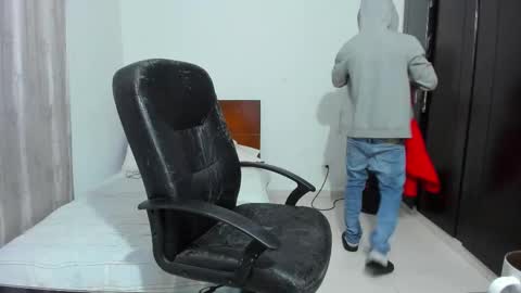 Snapshot of chandler_kenji chatting on October 2025 01:41:02 AM Kenji online show from October 2025 01:41:02 AM