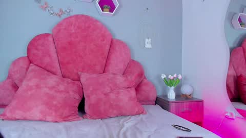 Snapshot of chaneladamss_ chatting on January 2025 10:38:01 PM C H A N E L online show from January 2025 10:38:01 PM