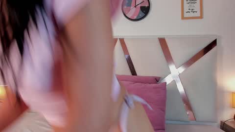 Snapshot of chaneladamss_ chatting on February 2025 10:43:02 PM C H A N E L online show from February 2025 10:43:02 PM