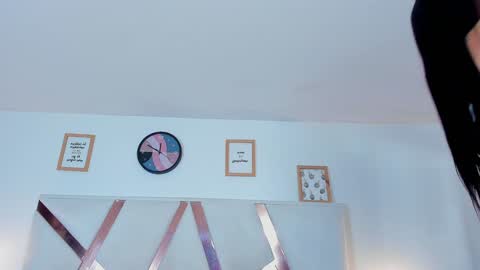 Snapshot of chaneladamss_ chatting on February 2025 02:04:02 AM C H A N E L online show from February 2025 02:04:02 AM