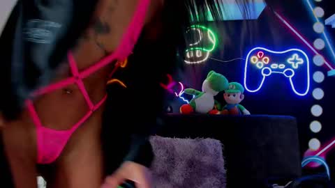 Snapshot of chaneladamss_ chatting on February 2025 08:03:01 PM C H A N E L online show from February 2025 08:03:01 PM