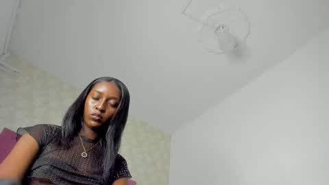 Snapshot of chantal_bony chatting on October 2025 03:13:01 PM Chantal online show from October 2025 03:13:01 PM