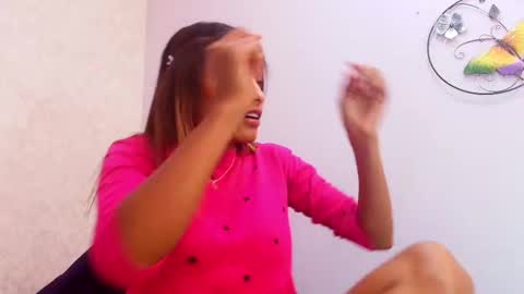 Snapshot of chantal_taylor_ chatting on September 2025 12:10:02 PM Raquel online show from September 2025 12:10:02 PM