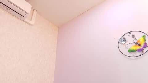 Snapshot of chantal_taylor_ chatting on October 2025 12:01:02 PM Raquel online show from October 2025 12:01:02 PM