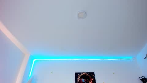   online show from September 2025 03:05:01 PM