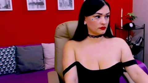 Snapshot of chantallovely chatting on November 2025 11:13:01 PM The Queen online show from November 2025 11:13:01 PM