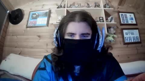 Guy online show from November 2025 09:39:01 PM