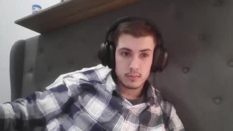 Snapshot of charismaticcharm chatting on January 2025 09:04:02 AM charismaticcharm online show from January 2025 09:04:02 AM