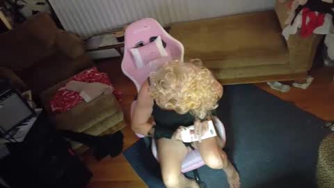 Snapshot of charli_girl chatting on January 2025 01:39:02 AM Charli online show from January 2025 01:39:02 AM