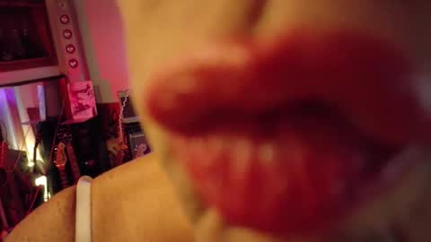 Snapshot of charli_girl chatting on October 2025 10:56:02 PM Charli online show from October 2025 10:56:02 PM