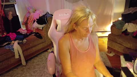 Snapshot of charli_girl chatting on October 2025 10:43:02 PM Charli online show from October 2025 10:43:02 PM