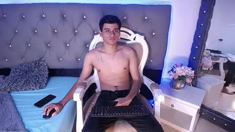 Snapshot of charlie_cock_ chatting on October 2025 04:32:01 AM Charlie online show from October 2025 04:32:01 AM