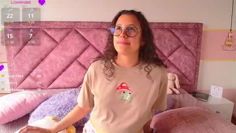 Snapshot of charlote__miller chatting on February 2025 02:43:02 PM You honey online show from February 2025 02:43:02 PM