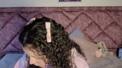 Snapshot of charlote__miller chatting on September 2025 11:32:02 AM You honey online show from September 2025 11:32:02 AM