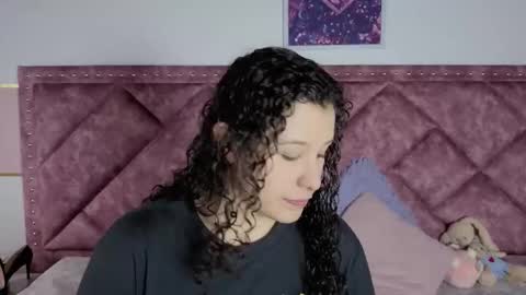 Snapshot of charlote__miller chatting on September 2025 11:21:01 AM You honey online show from September 2025 11:21:01 AM