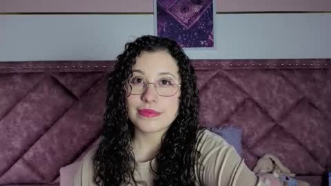 Snapshot of charlote__miller chatting on September 2025 11:21:01 AM You honey online show from September 2025 11:21:01 AM