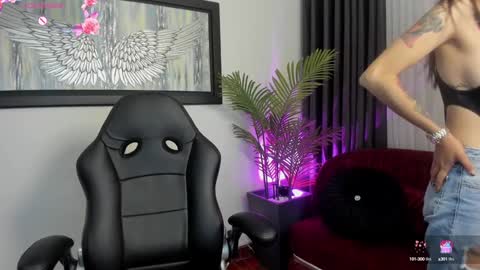 Charlote online show from January 2025 11:42:02 AM