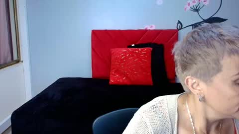 Snapshot of charlotte__gray chatting on October 2025 12:20:01 PM CHARLOTTE GRAY online show from October 2025 12:20:01 PM