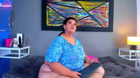 Snapshot of charlotte_curvy_ chatting on September 2025 08:19:01 PM Angelica Charlotte online show from September 2025 08:19:01 PM