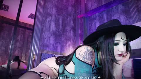 Snapshot of charlotte_germanotta_ chatting on October 2025 05:09:02 PM Charlotte online show from October 2025 05:09:02 PM