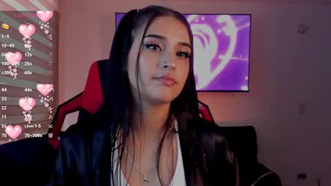 Snapshot of charlotte_greys chatting on November 2025 08:41:01 PM Charlotte online show from November 2025 08:41:01 PM